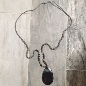 Necklace w/ Stone Pendant-grey/brown
